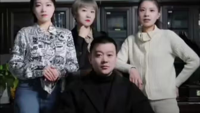 电影：夏总，合租女孩太调皮（合租帅哥是总）