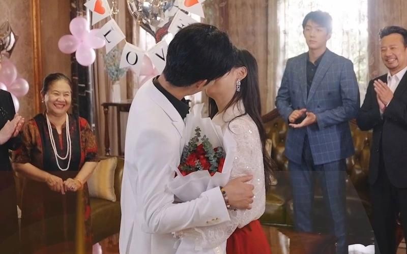 电影：替嫁新娘亿万老公宠上天