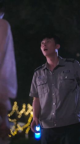 电影：飞驰人生之为女人花钱100倍返现（失恋变神豪我要女人做我裙下臣）