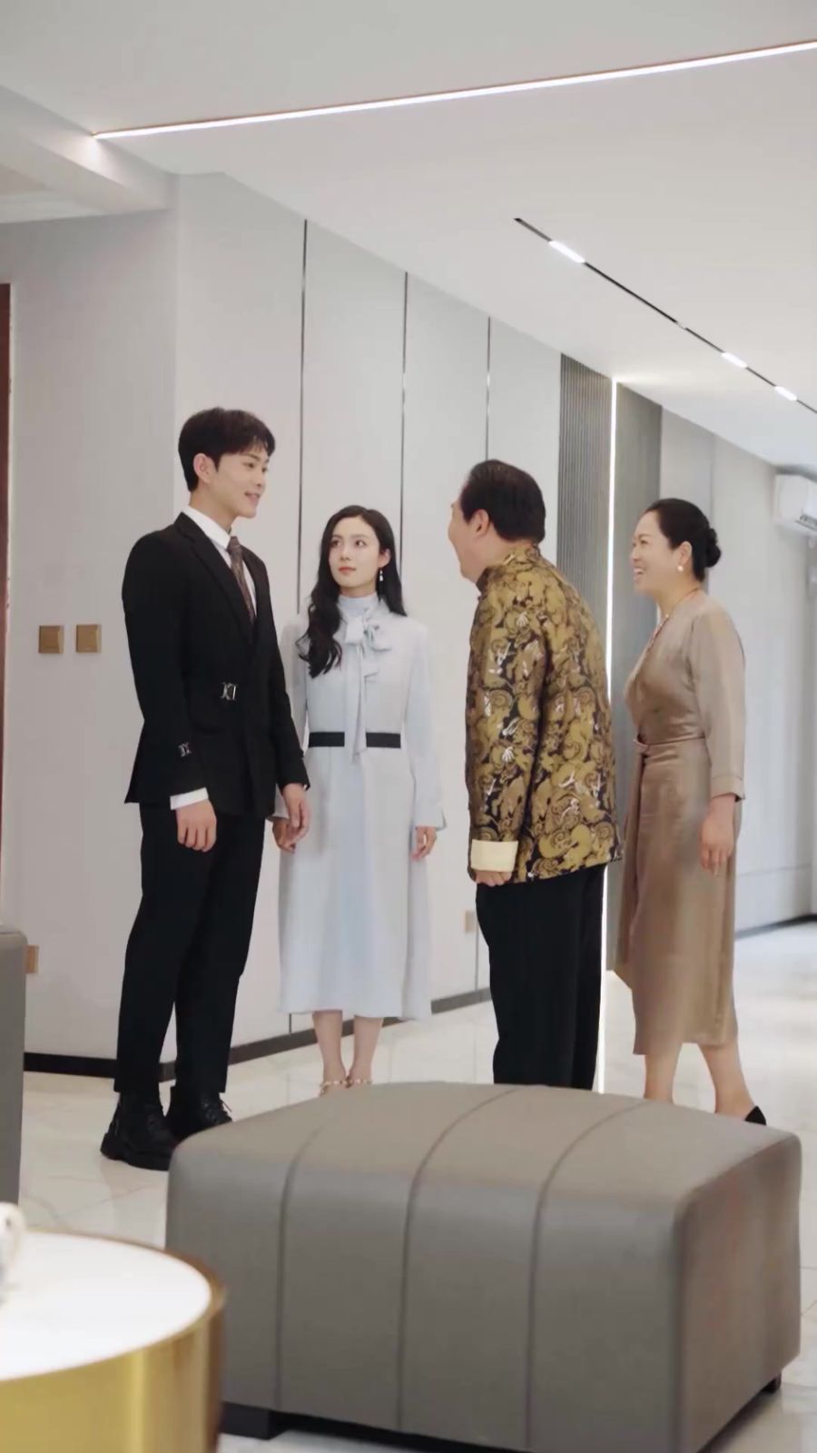 电影：首富千金美又飒