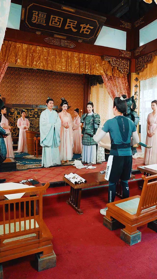 电影：女王的极品画师