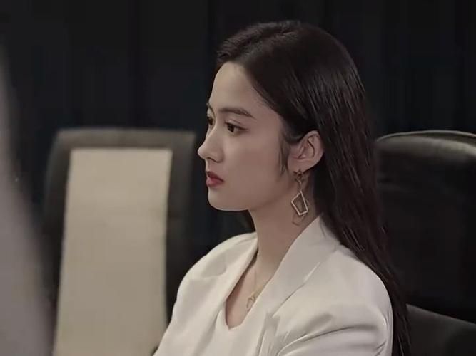 电影：互换后，与渣男他弟恋爱了